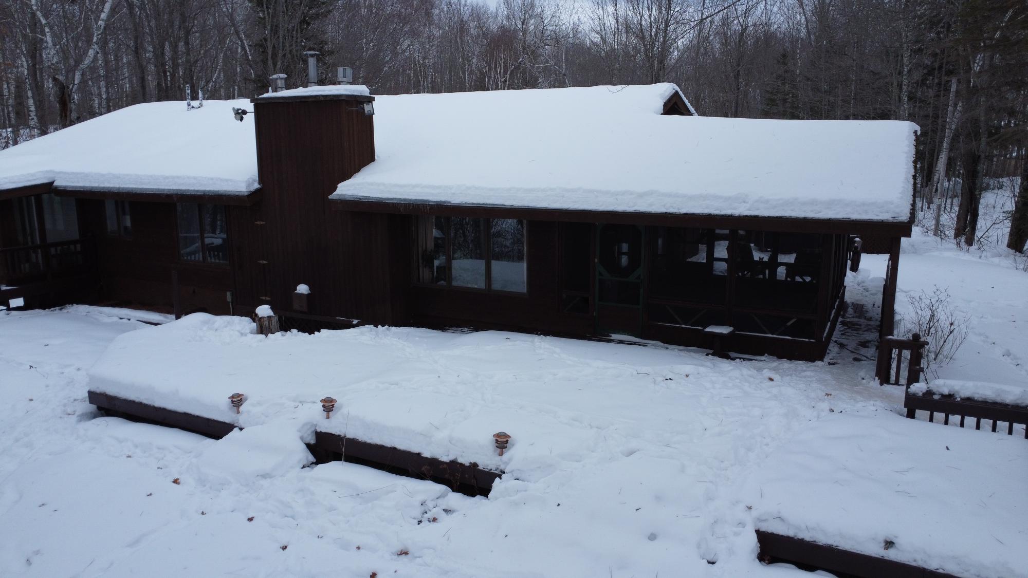 1091 AMBER LAKE LN N