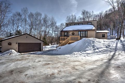 5841 CENTER DR W Hurley WI 54534