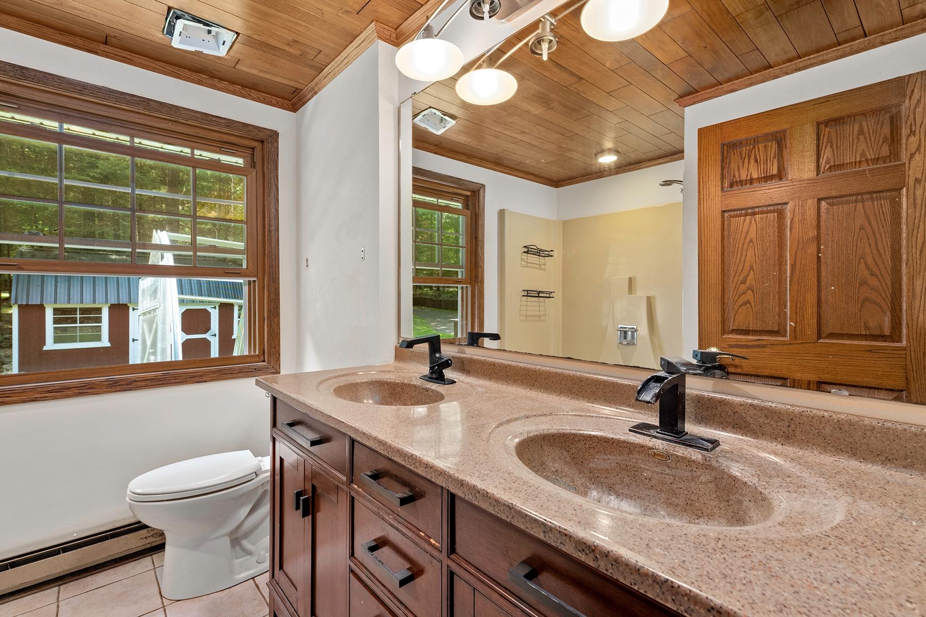 1542 MARSHA LN