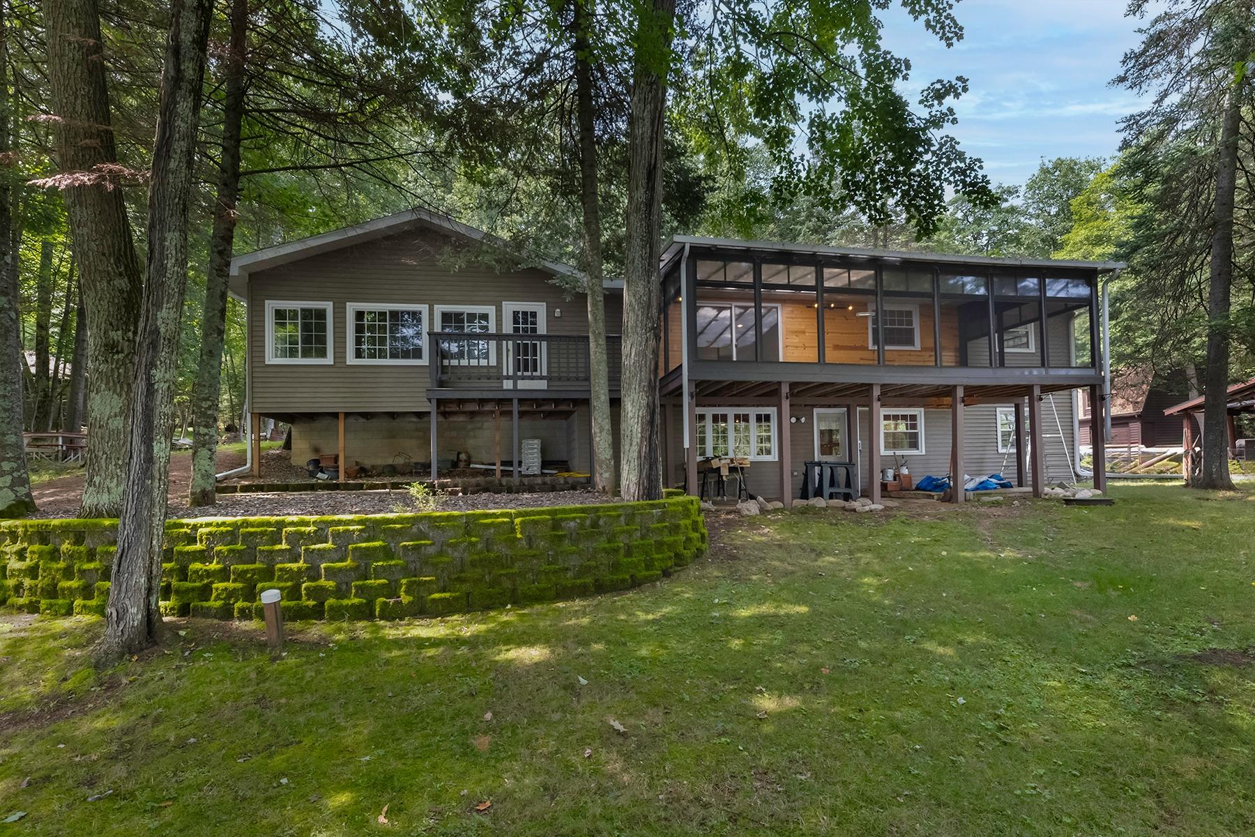 1542 MARSHA LN