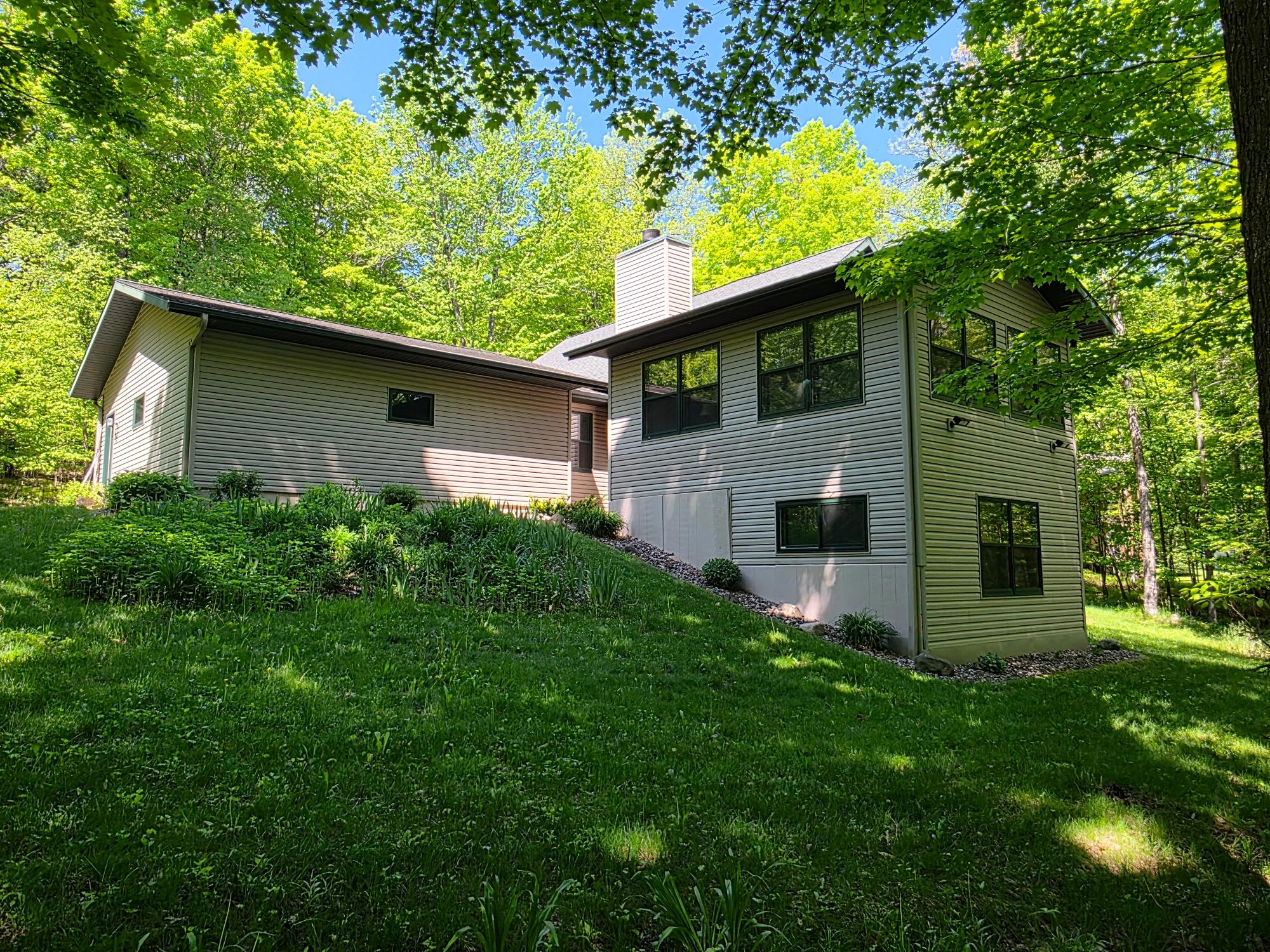 N6838 MISTWOOD DR