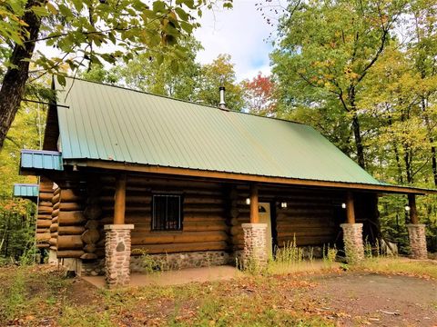 8534W OLD 10 RD Saxon WI 54559