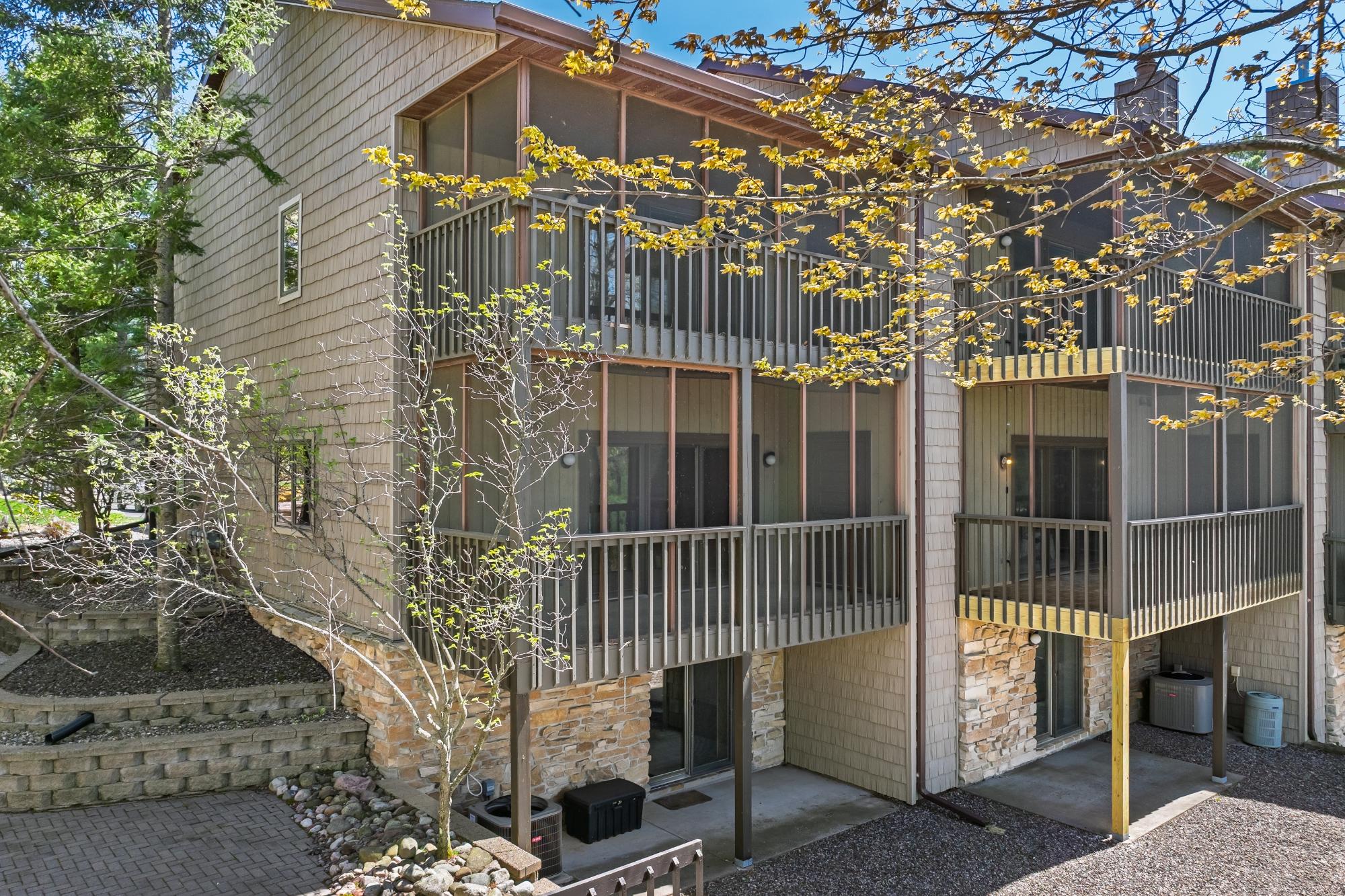 8263 HWY 51 1F