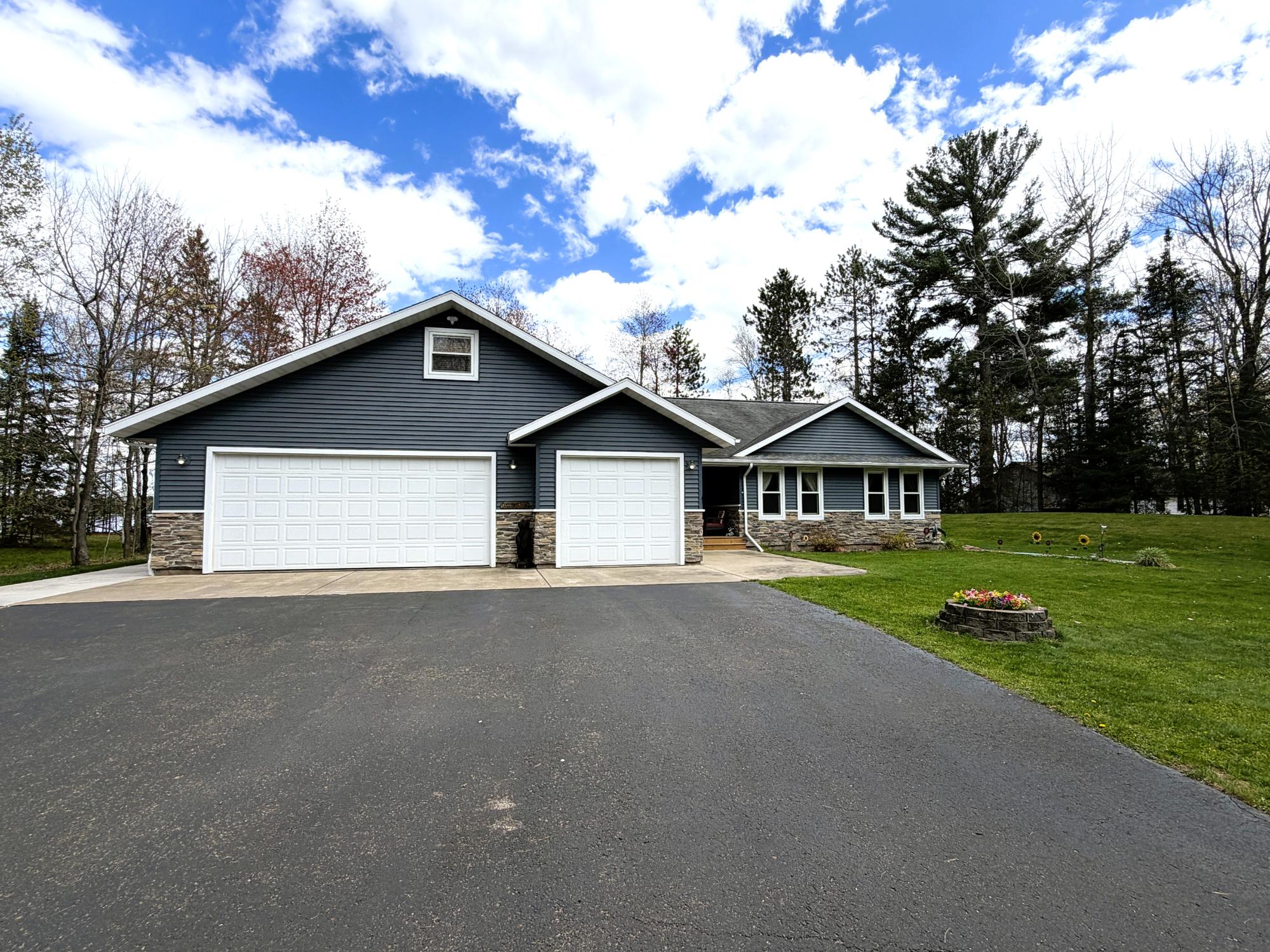 N10432 SOLBERG LAKE RD W