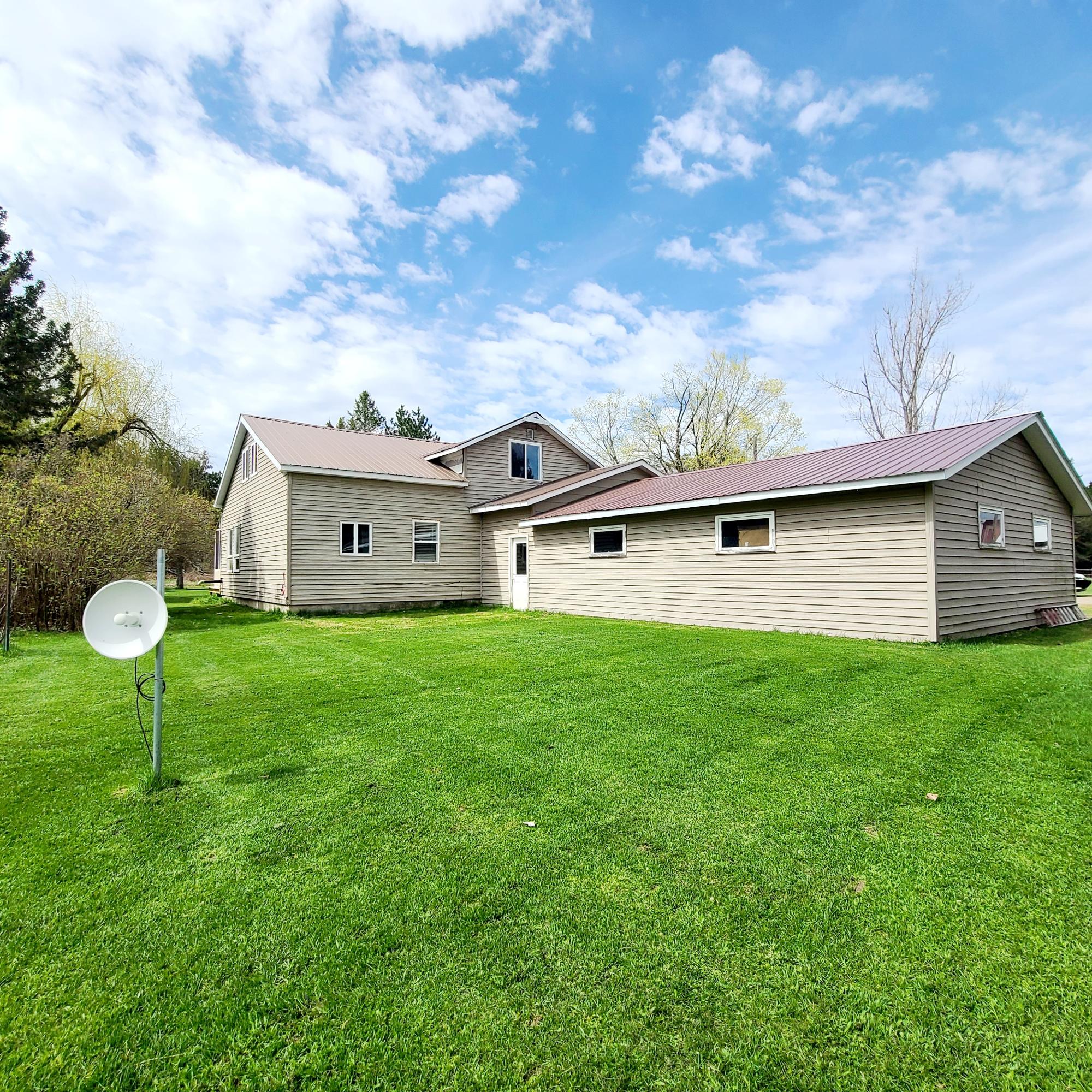 7460 DANIELCZAK RD