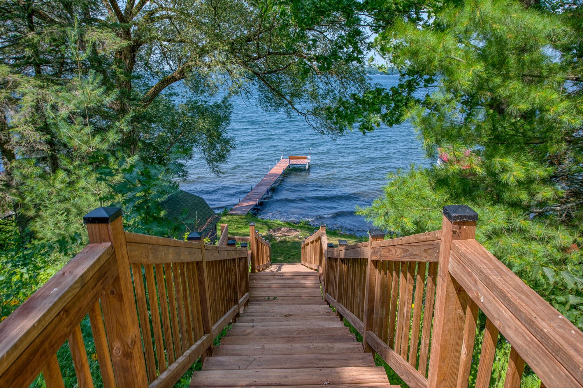 2399 GOLDFINCH LN