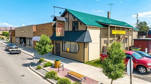 321 GENESEE ST W Iron River MI 49935