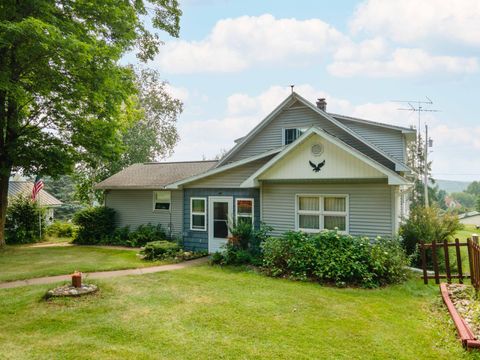 205 4TH ST Alpha MI 49902