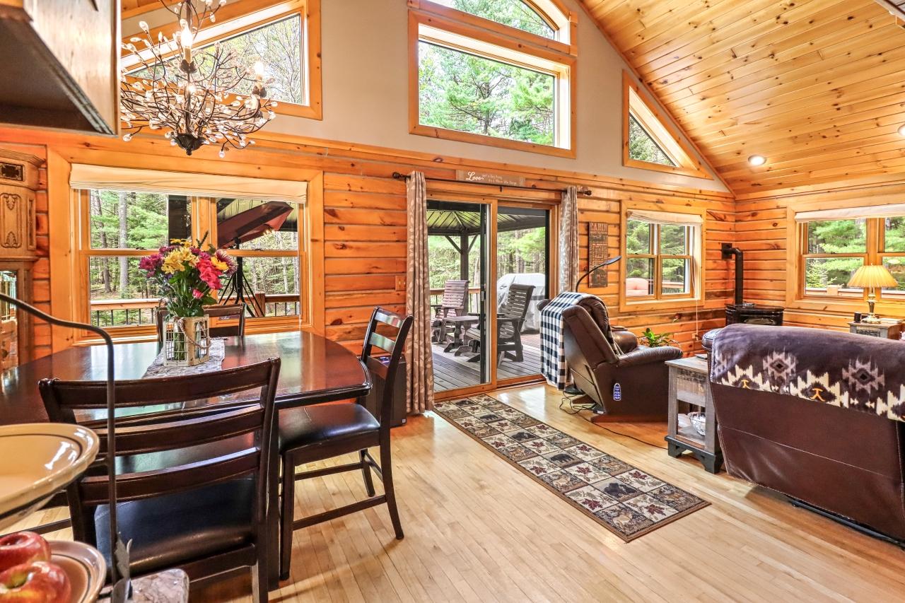 1615 DOGWOOD DR