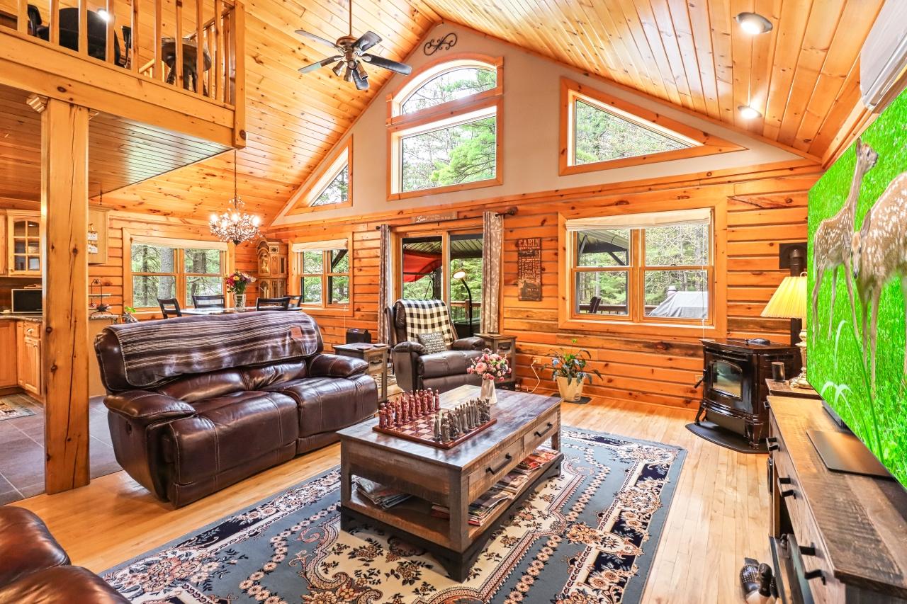 1615 DOGWOOD DR
