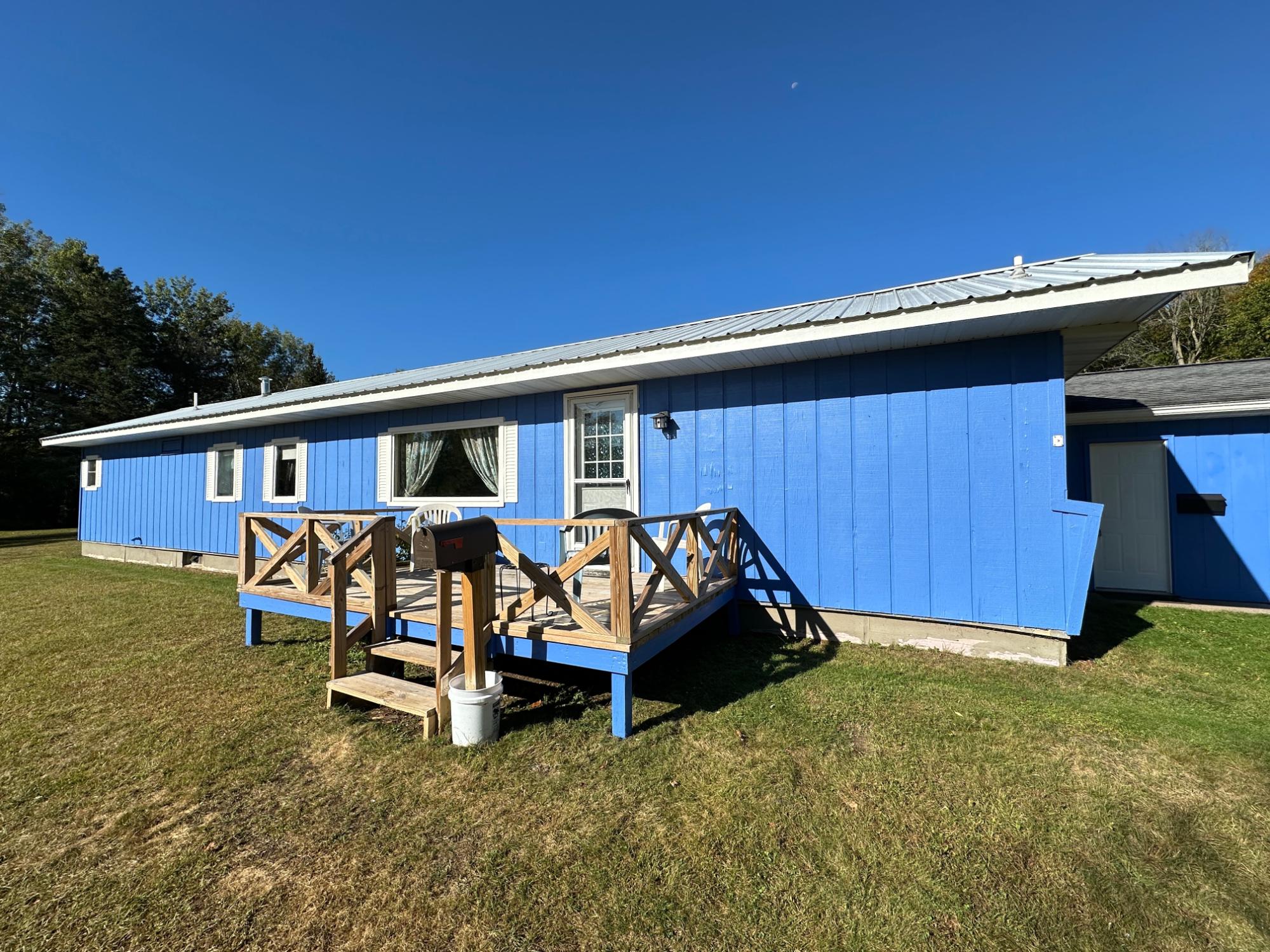 W3174 HOLLISTER RD W