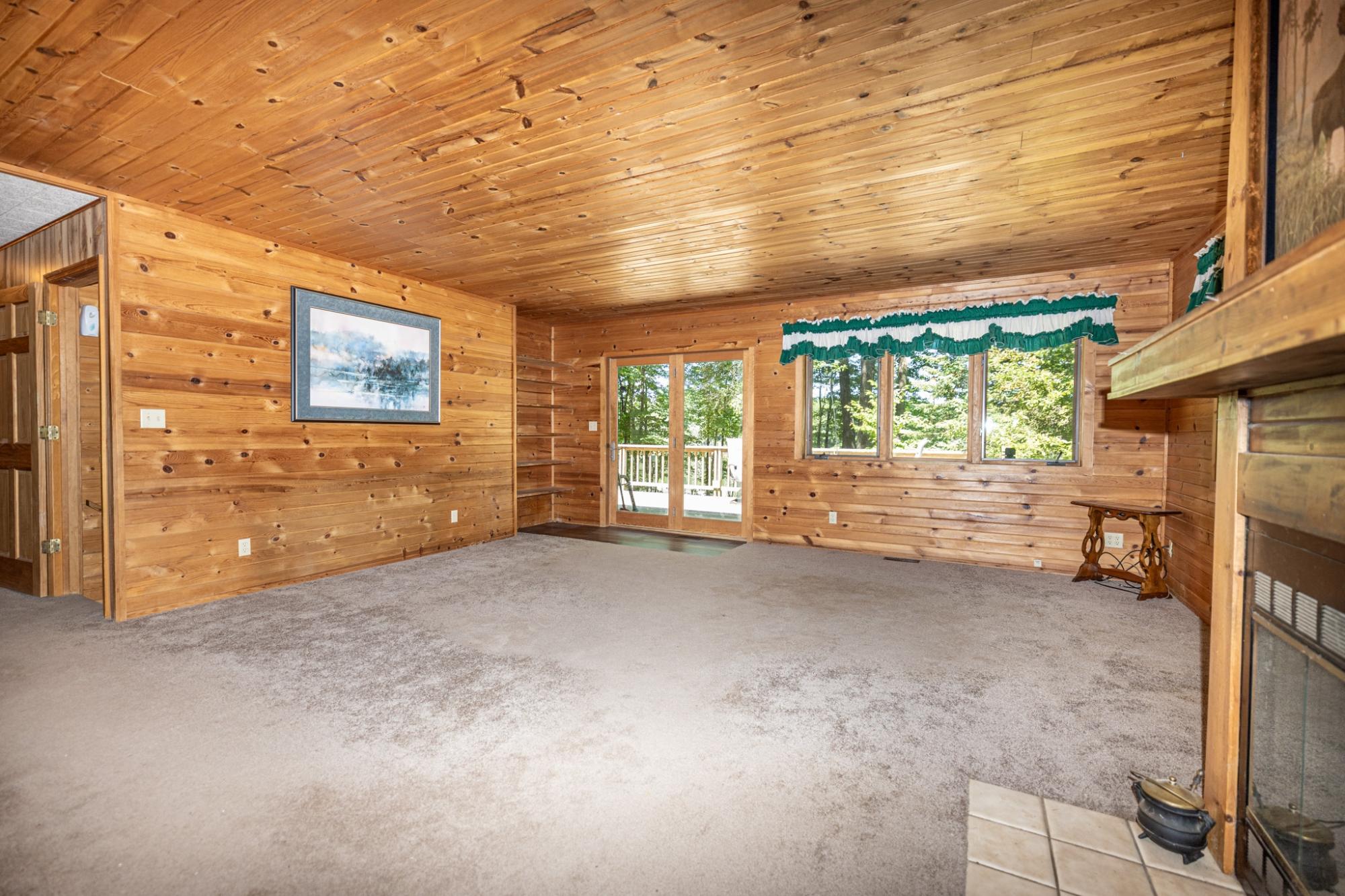8471 SQUIRREL LK RD
