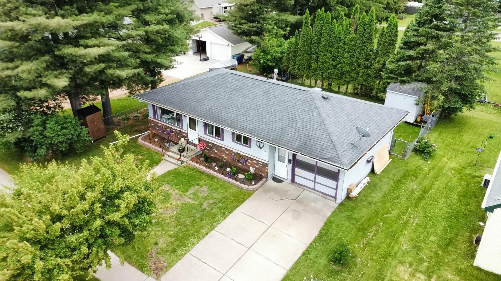 1041 3RD AVE