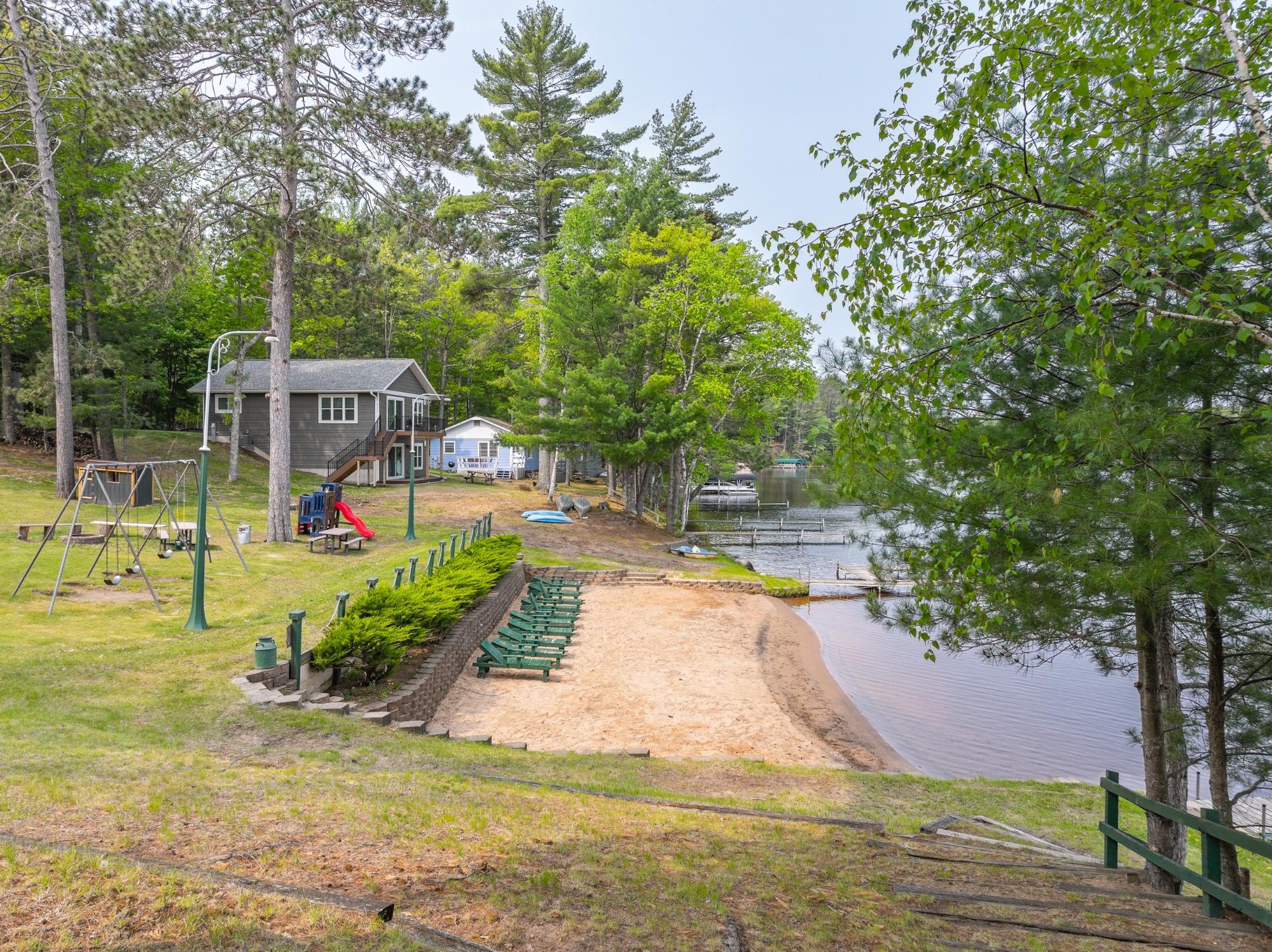8250 MAPLEWOOD LN