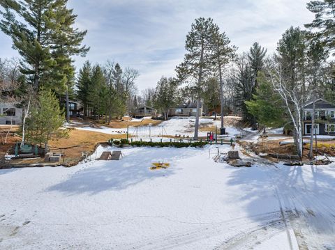 8250 MAPLEWOOD LN Eagle River WI 54521