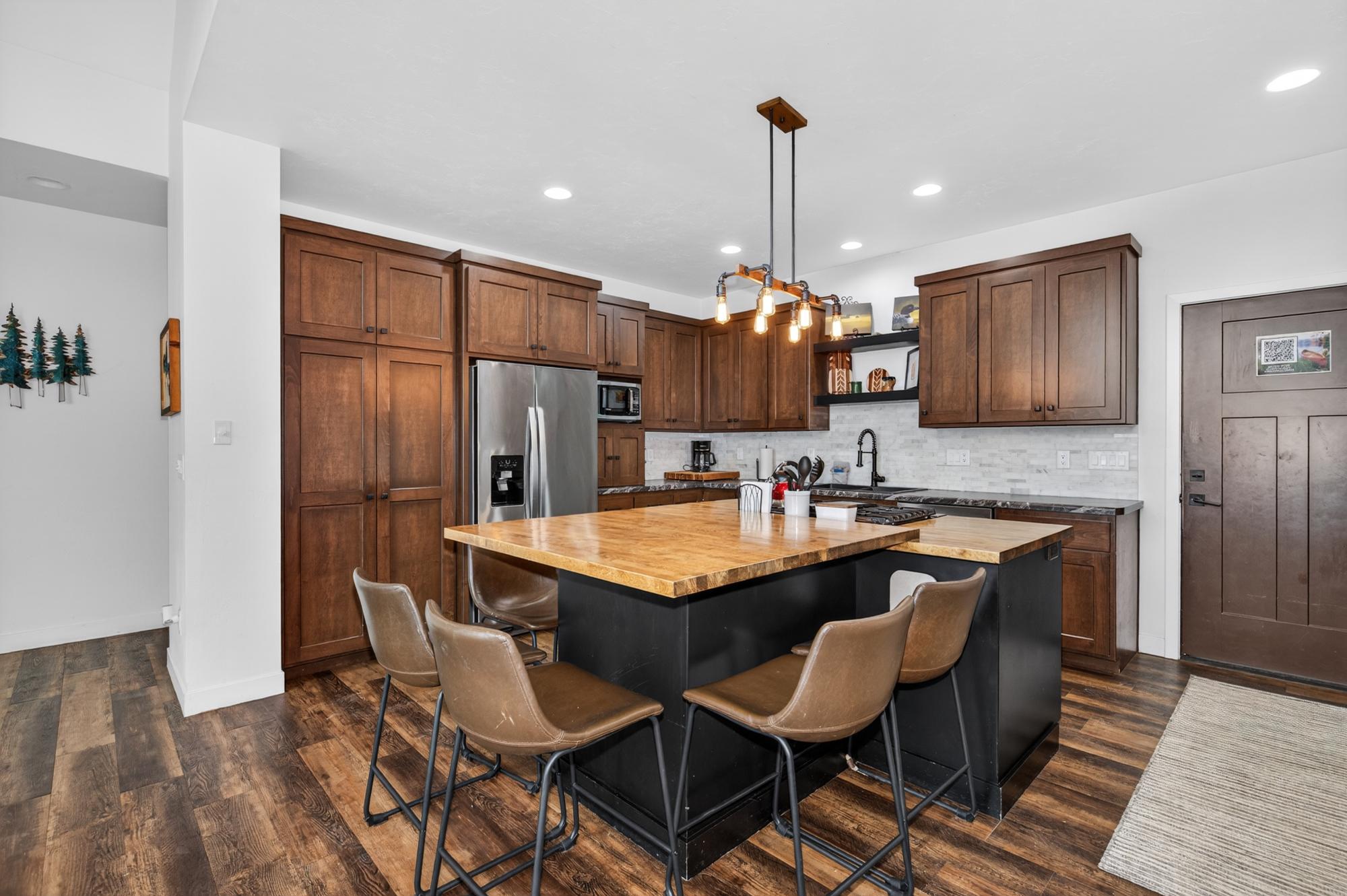 3126 EAGLE POINT WAY