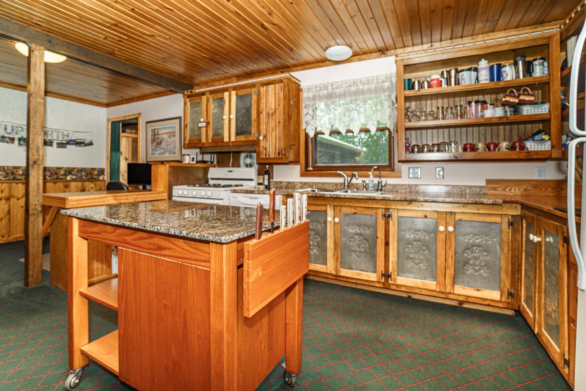 5185N GOLF COURSE DR