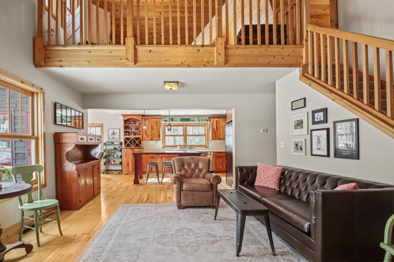 2962 PINE CREST LN +3 acres