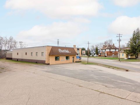 32 4TH AVE N Iron River MI 49935