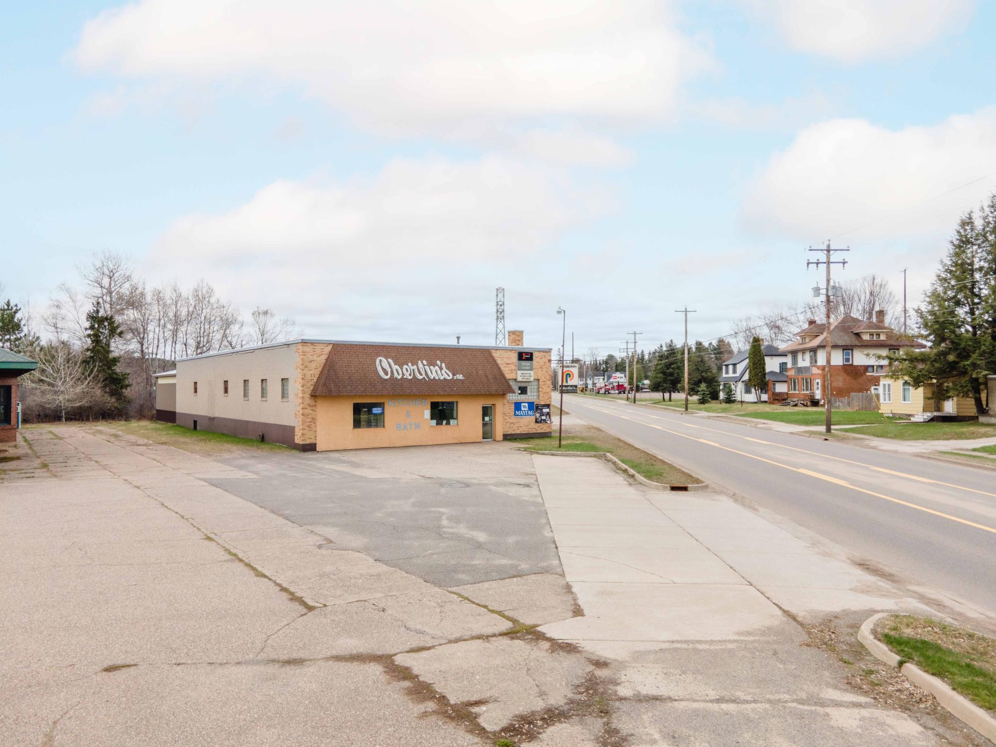 32 4TH AVE N