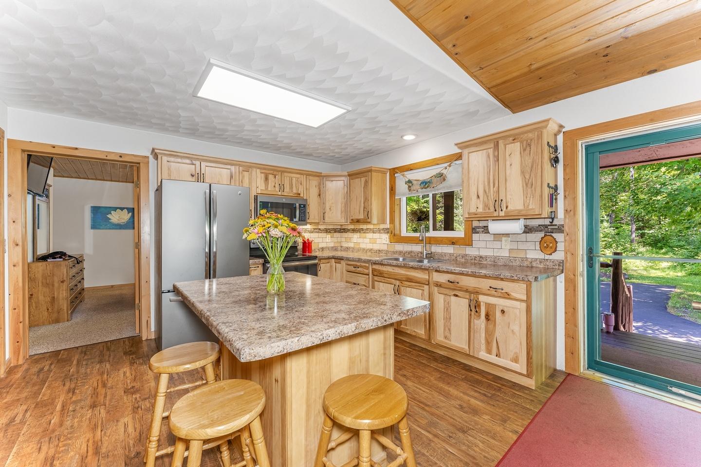 2761 HWY 182 W