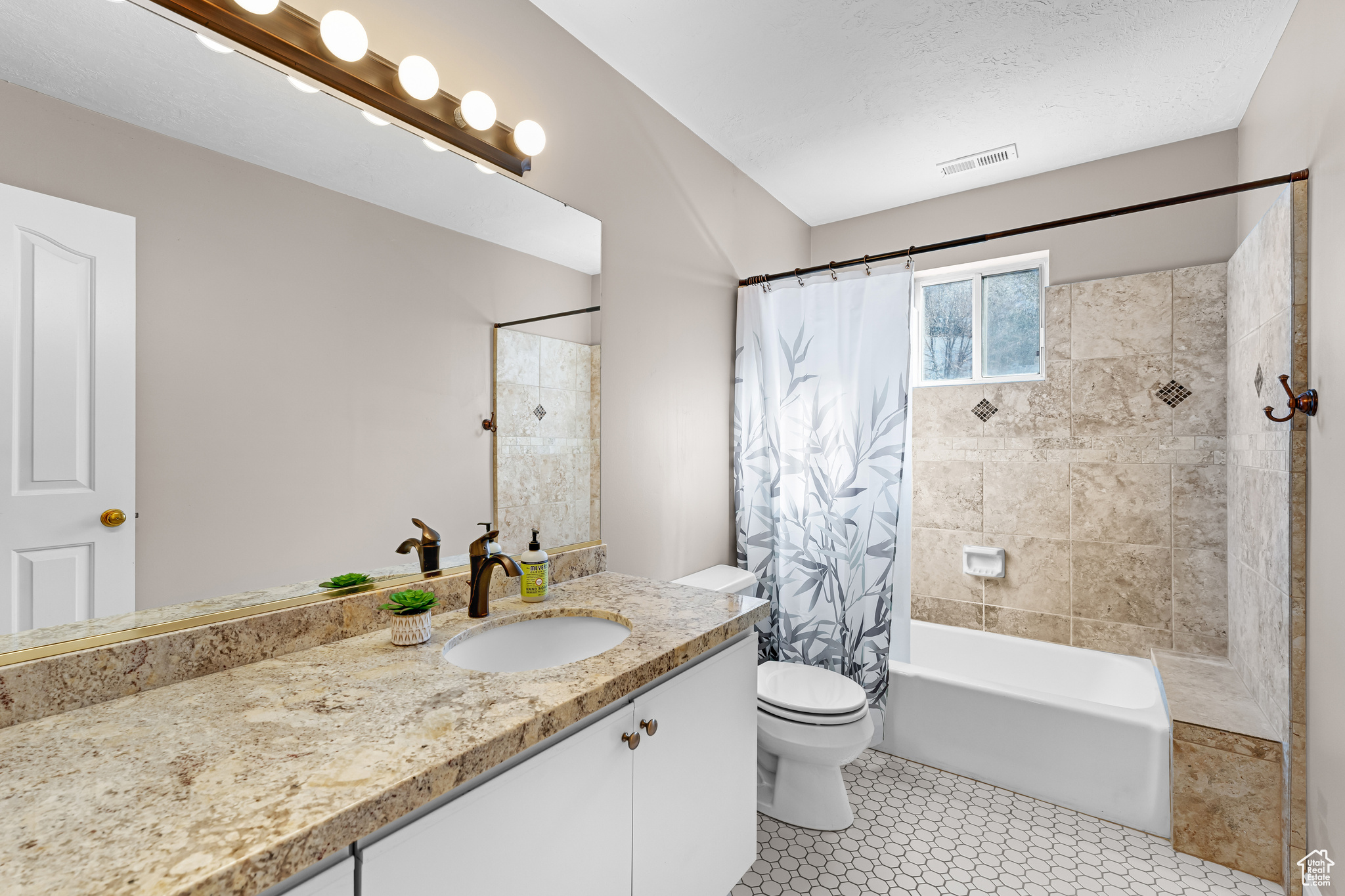 NEWPORT HEIGHTS - Residential