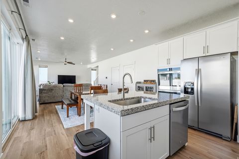 Tiny photo for 2832 S SHORELINE DR W, Syracuse, UT 84075 (MLS # 2152824)