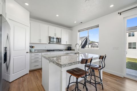 Tiny photo for 2832 S SHORELINE DR W, Syracuse, UT 84075 (MLS # 2152824)
