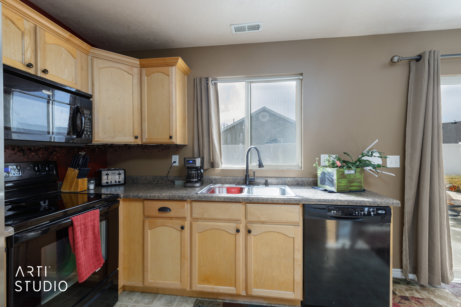 NEW TOWNE SQUARE - Residential