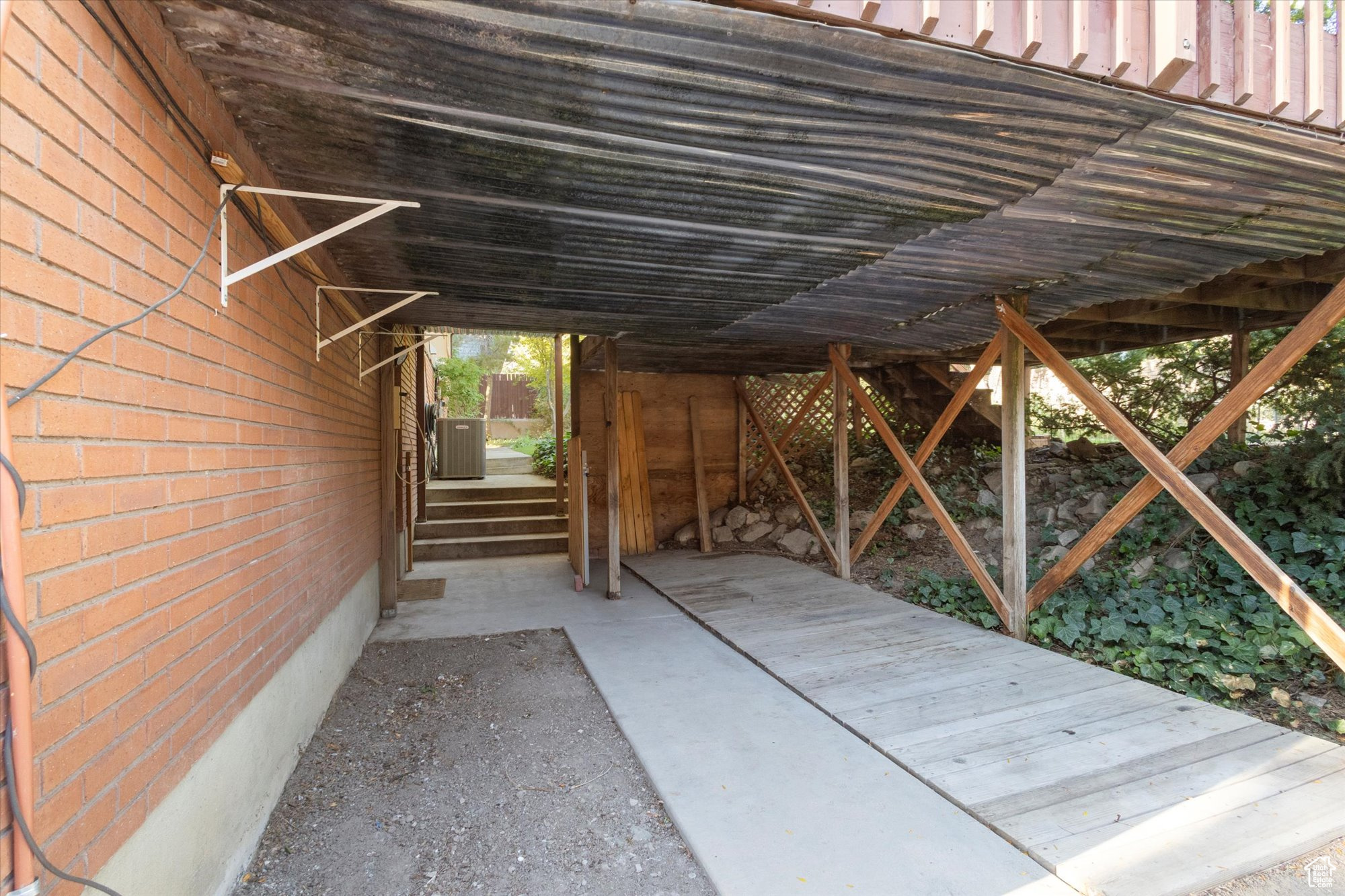 BLACK HAWK - Residential