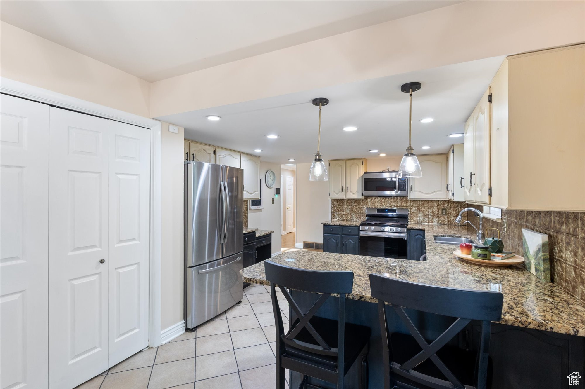 BLACK HAWK - Residential