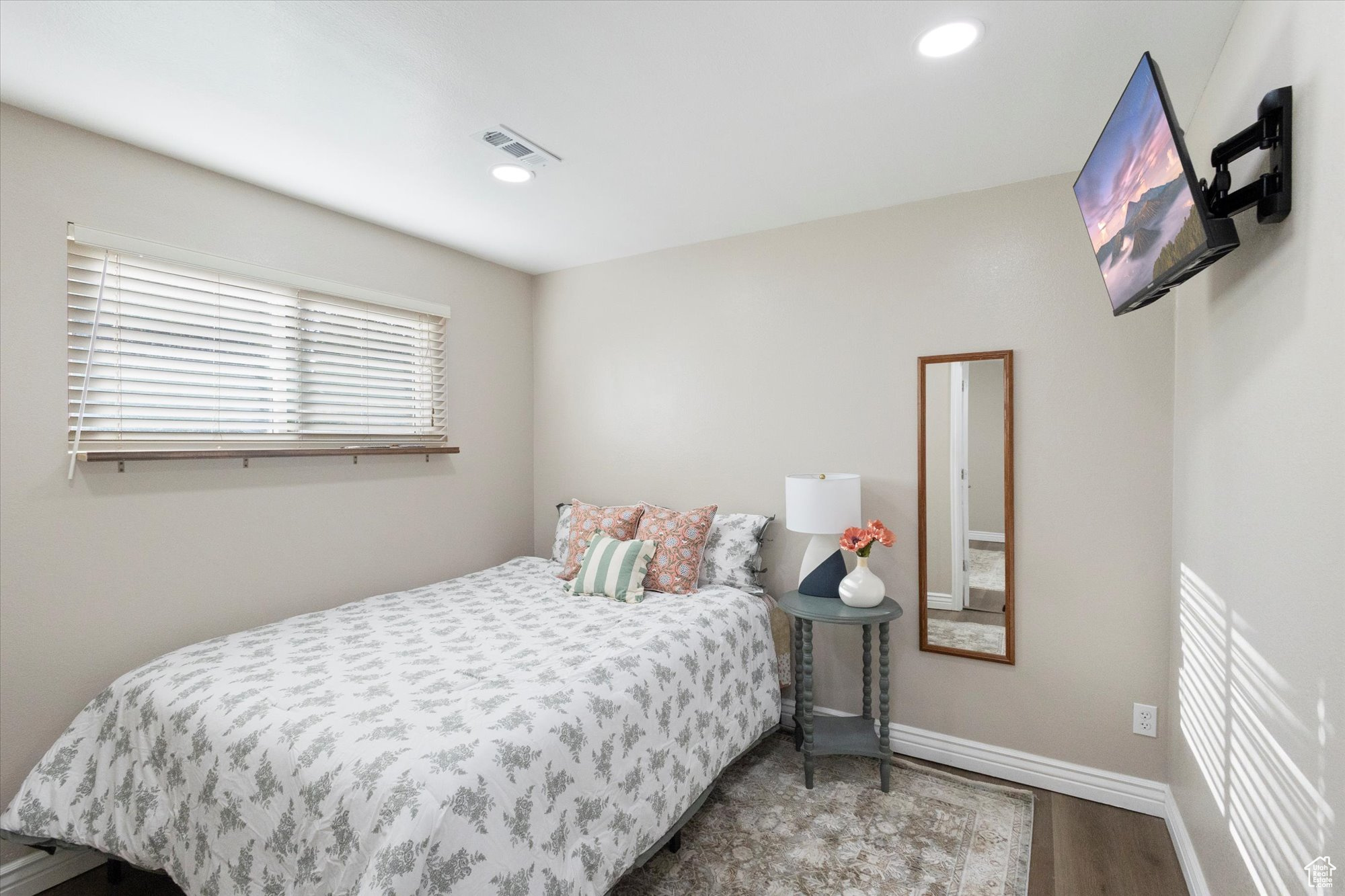 BLACK HAWK - Residential