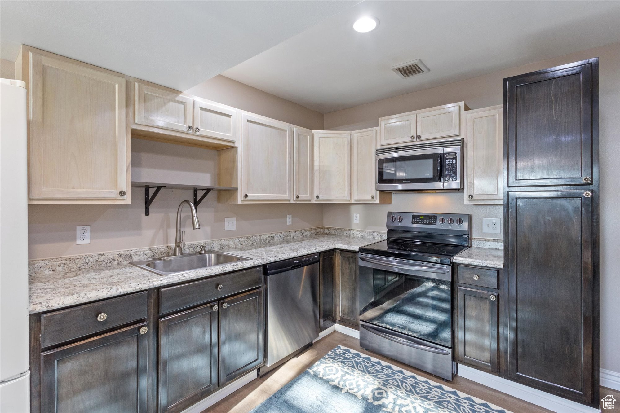 BLACK HAWK - Residential