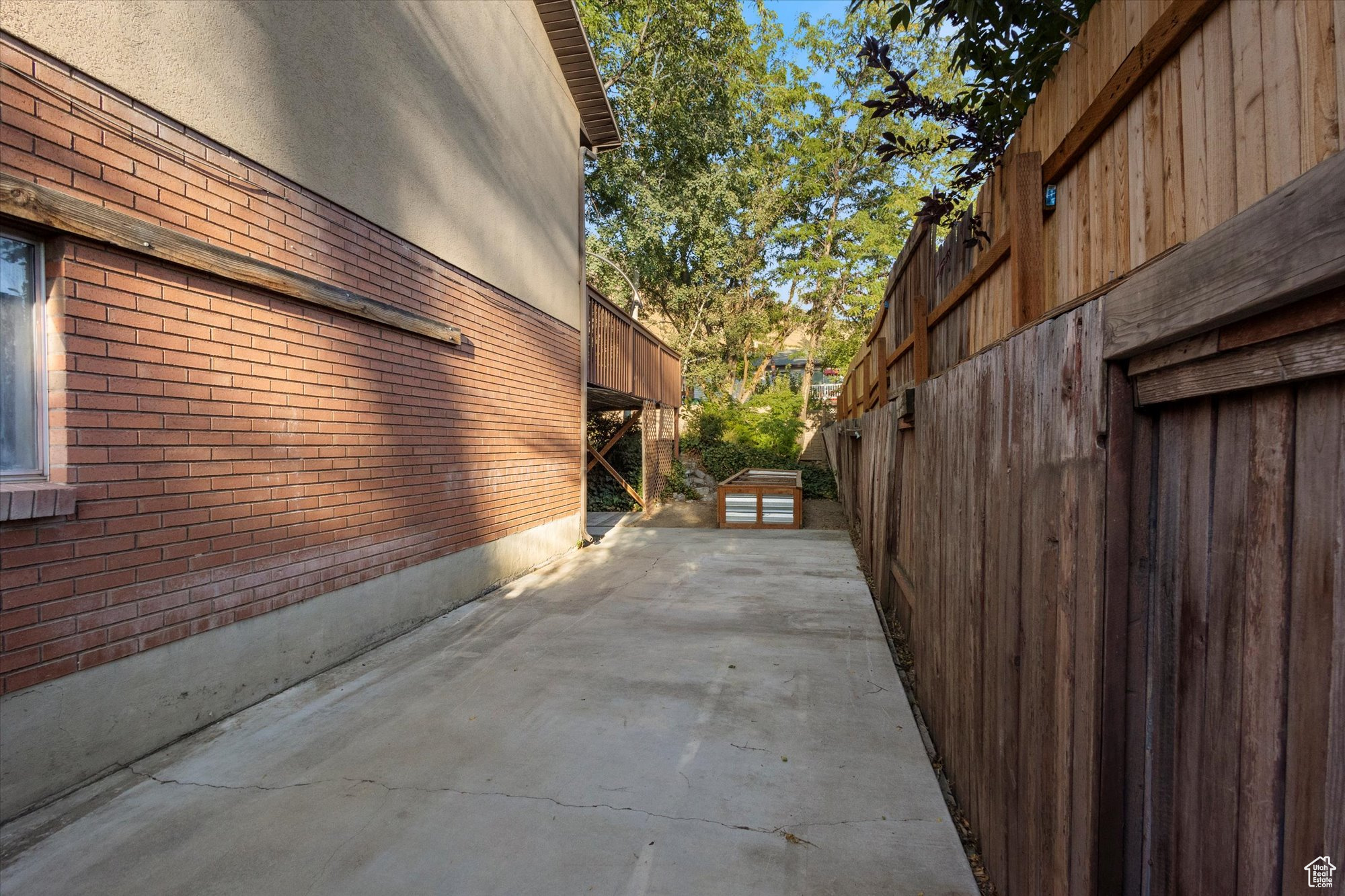 BLACK HAWK - Residential