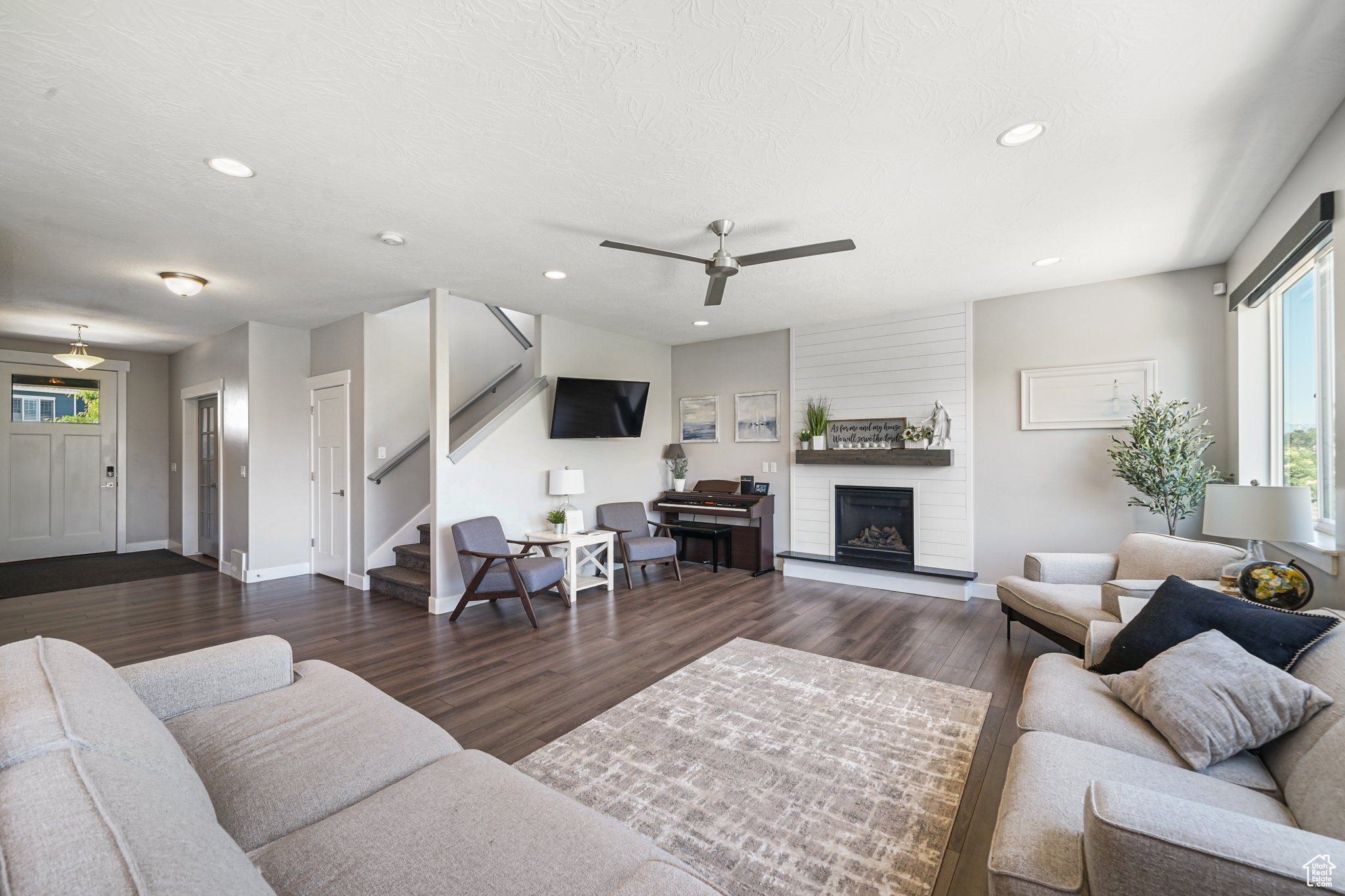 PARKSIDE AT WATERS EDGE - Residential