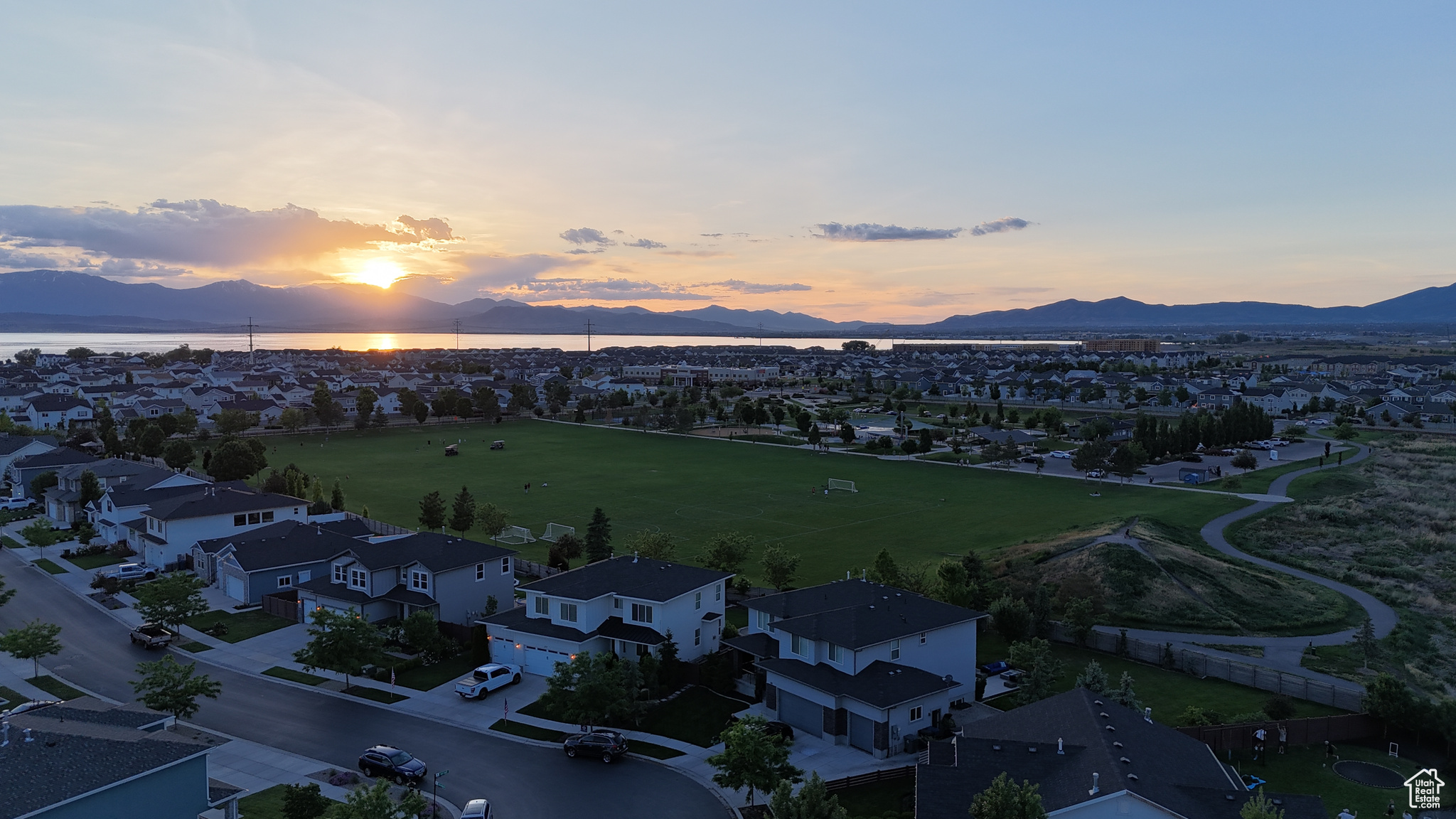 PARKSIDE AT WATERS EDGE - Residential