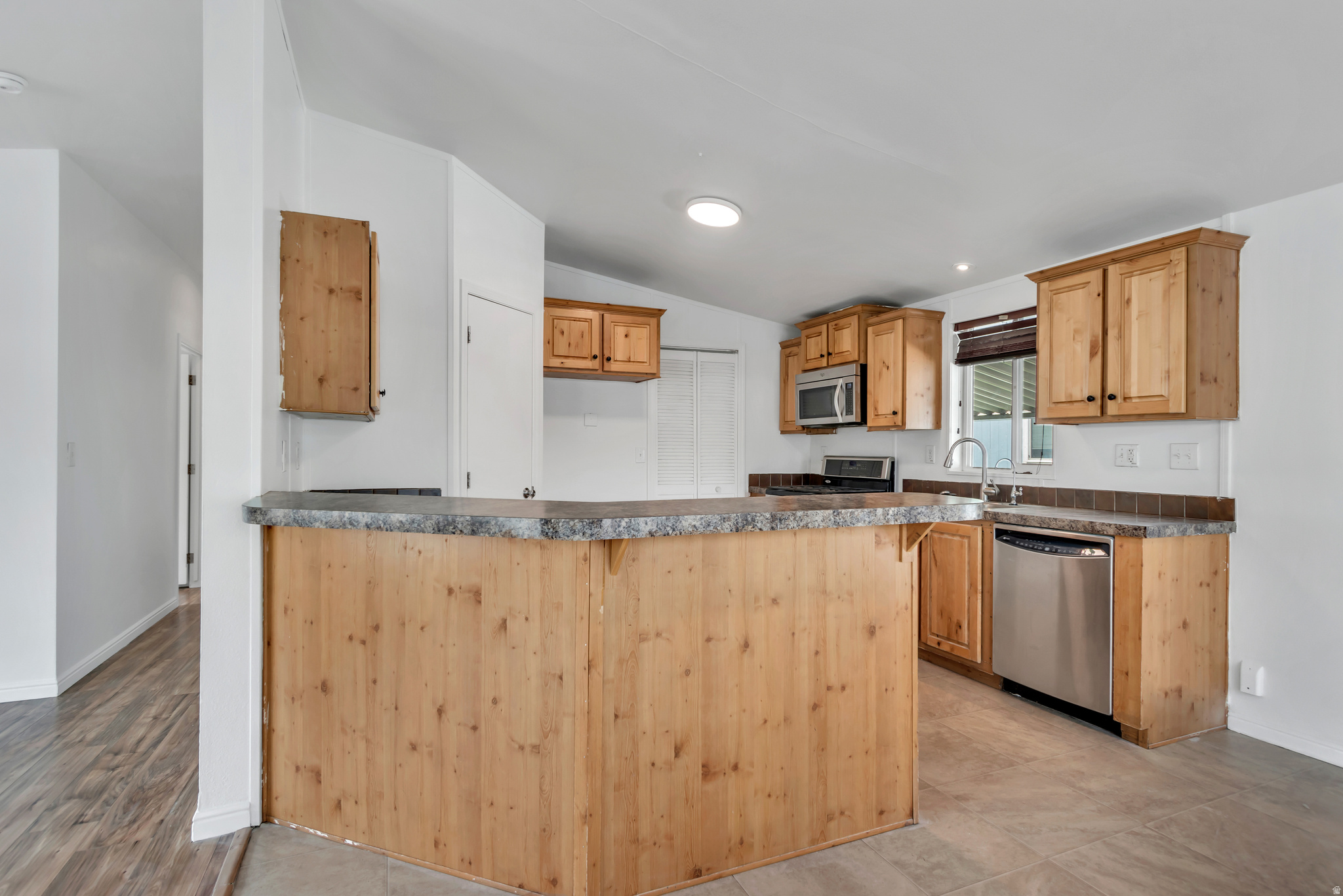 MAJESTIC OAKS - Residential