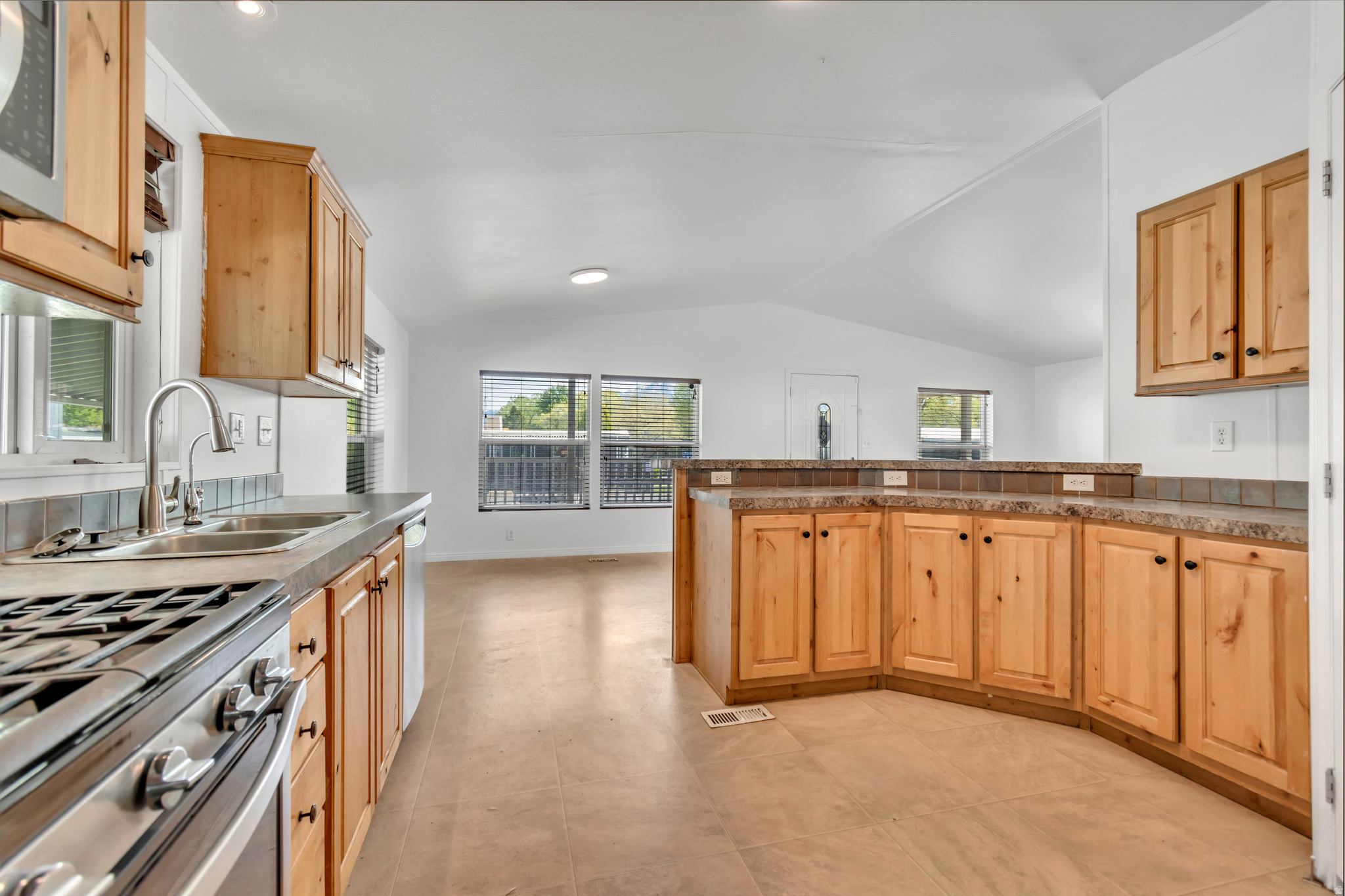 MAJESTIC OAKS - Residential