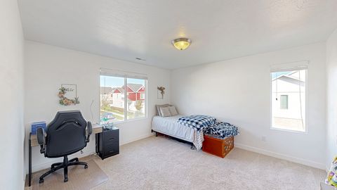 Tiny photo for 32 E HARMONY CT, Saratoga Springs, UT 84045 (MLS # 2135334)