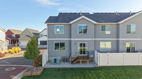 Tiny photo for 32 E HARMONY CT, Saratoga Springs, UT 84045 (MLS # 2135334)