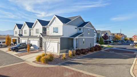 Photo of 32 E HARMONY CT, Saratoga Springs, UT 84045 (MLS # 2135334)
