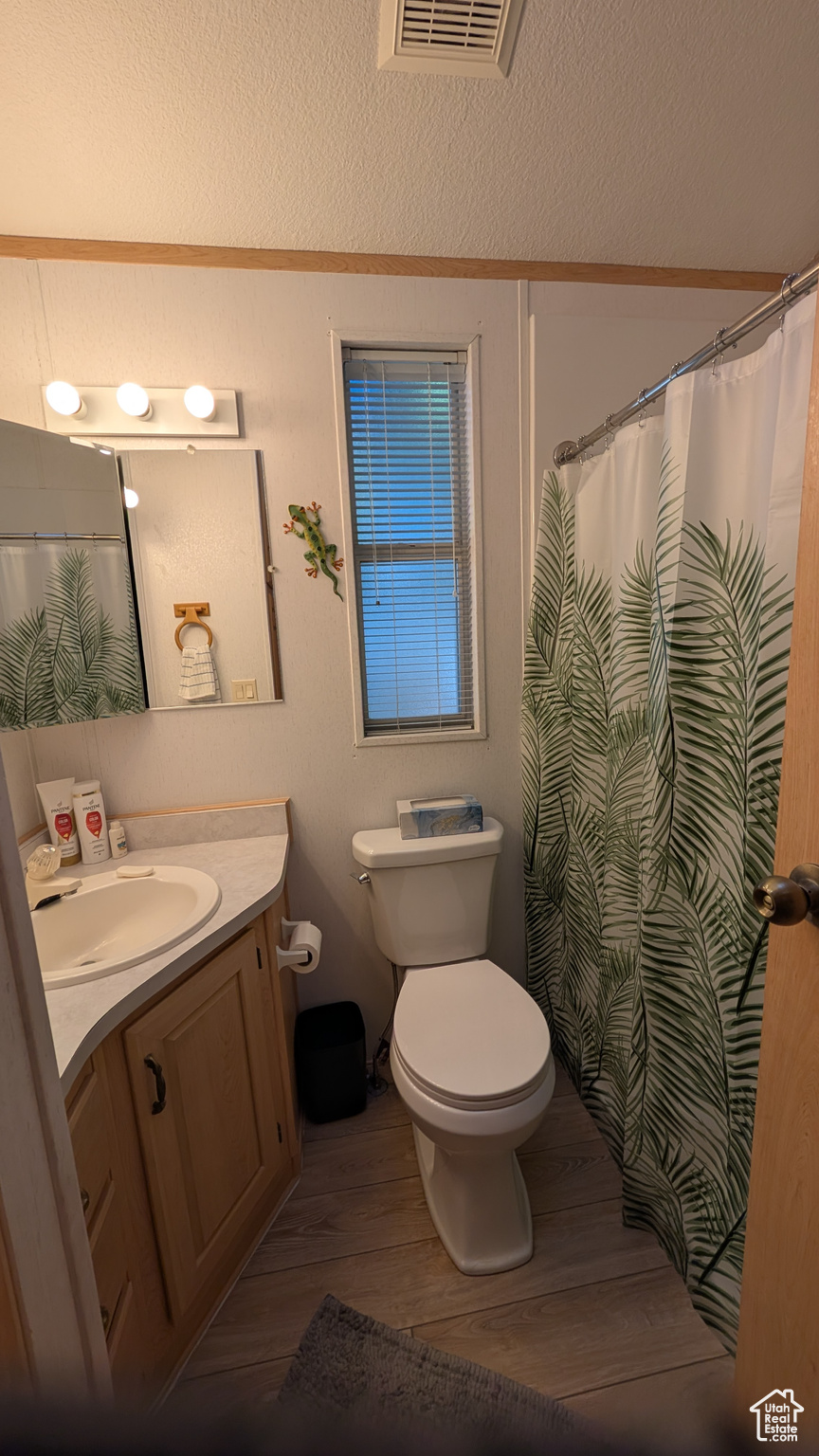 HARRISBURG LAKESIDE ESTATES - Residential