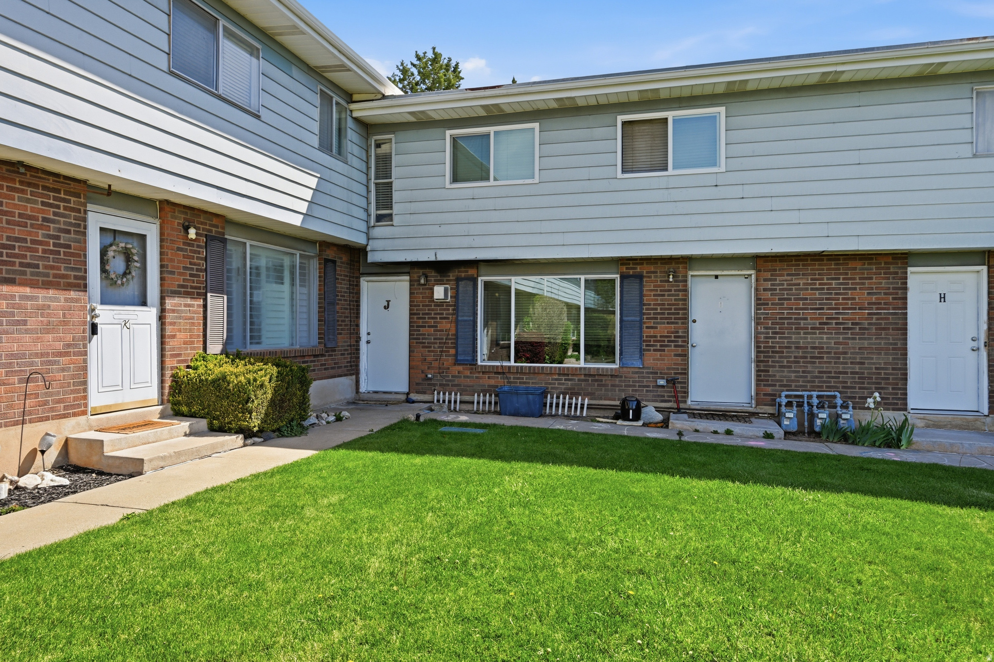 NAYON HEIGHTS CONDO. - Residential