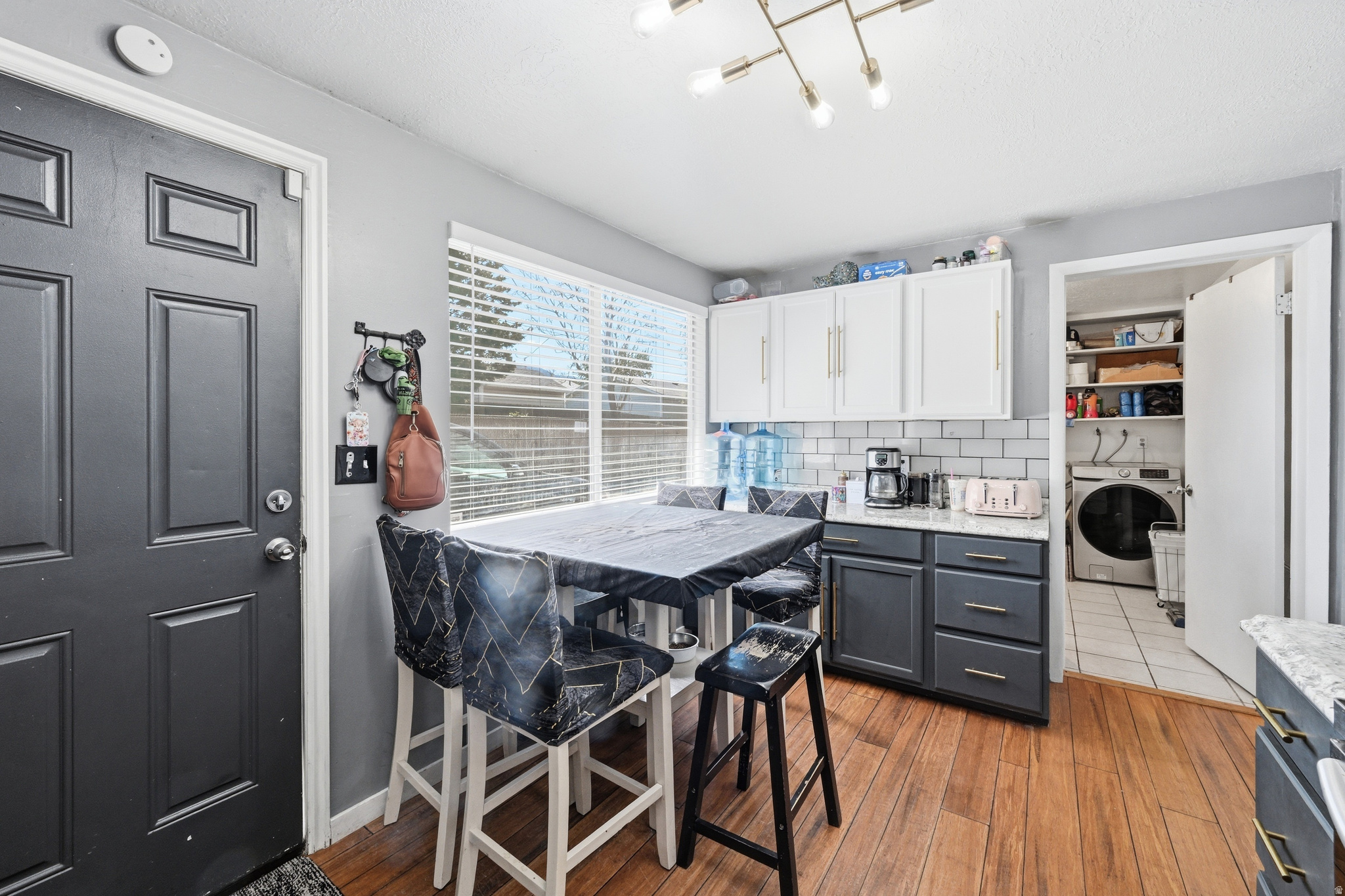 NAYON HEIGHTS CONDO. - Residential