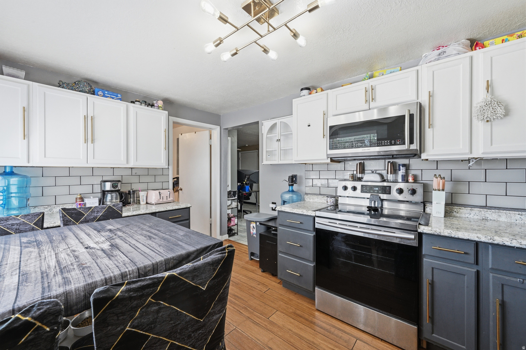 NAYON HEIGHTS CONDO. - Residential