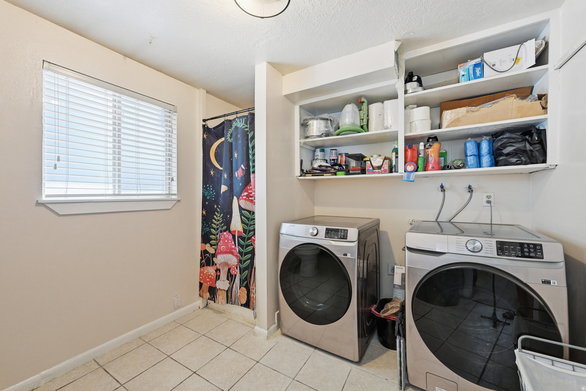 NAYON HEIGHTS CONDO. - Residential