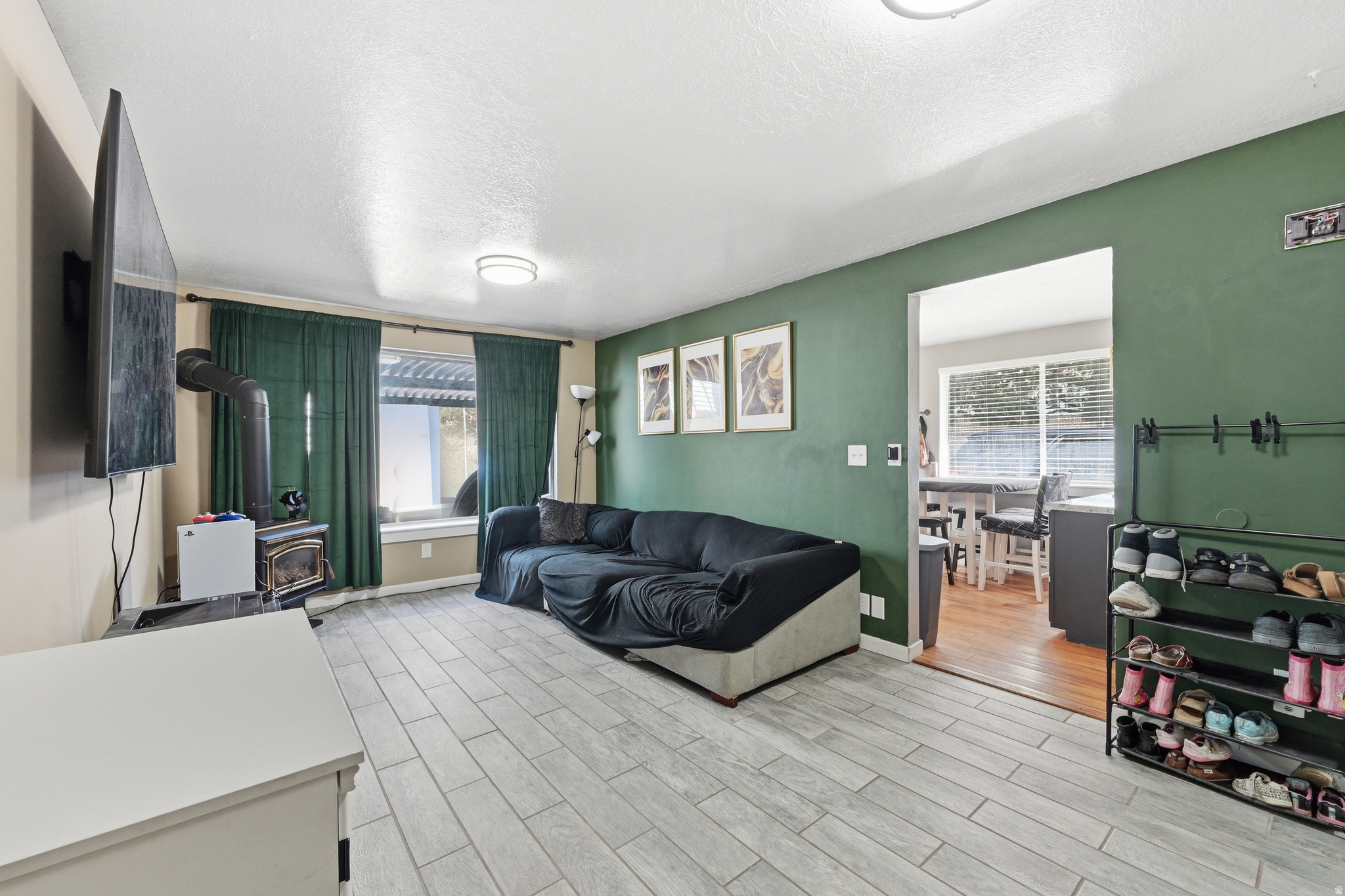 NAYON HEIGHTS CONDO. - Residential