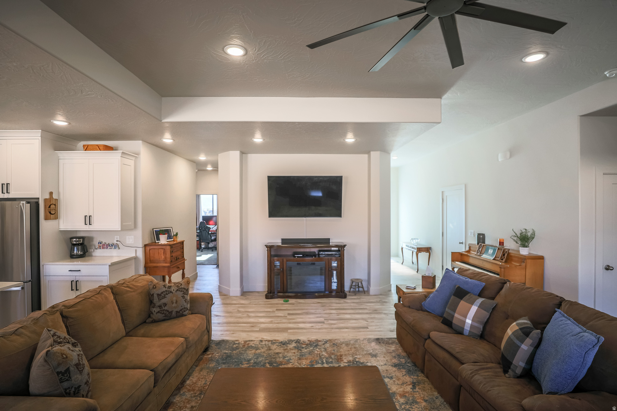 PAINTED SANDS - Residential