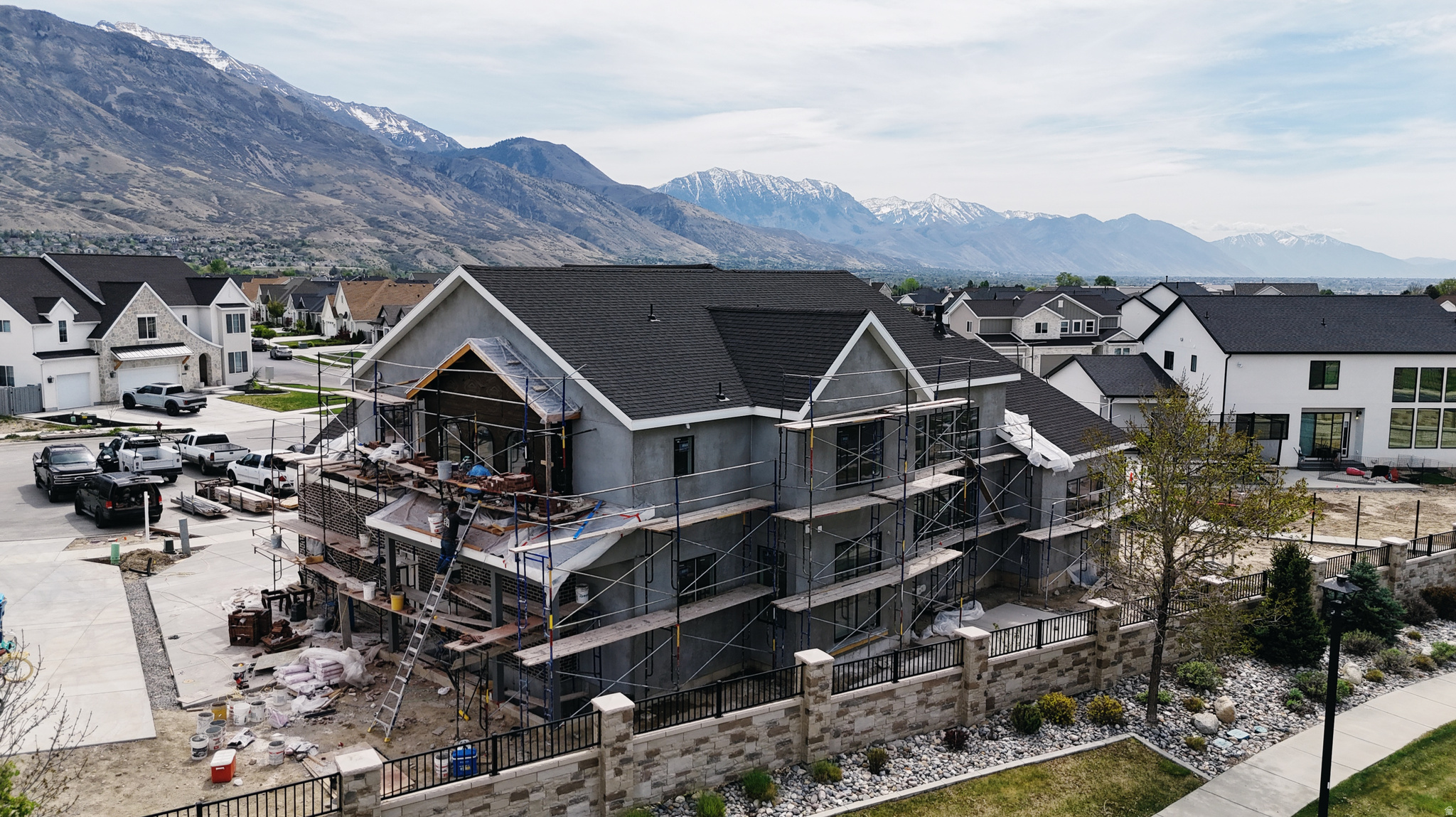 AUTUMN CREST - Residential