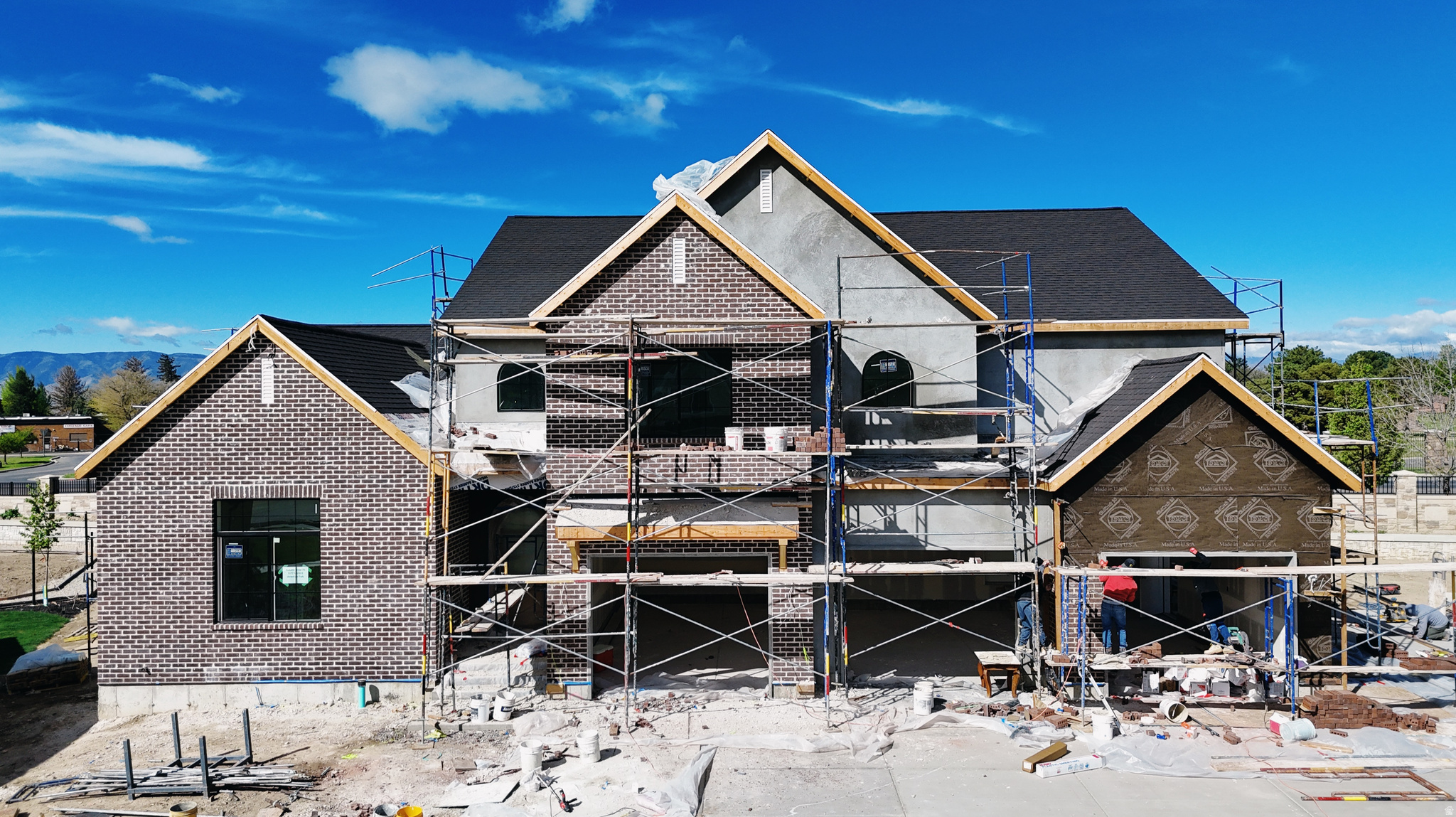 AUTUMN CREST - Residential